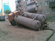 В центре Павлодара КамАЗ провалился под землю (Видео)