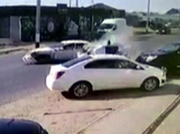 Появилось видео ДТП в Атырау: Автомобиль перевернулся и придавил пешехода