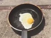 Житель Атырау повторил эксперимент шымкентца с поджаркой яиц