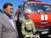 Булат Бакауов поручил повысить зарплату сельским пожарным