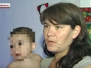 7-месячную девочку изолировали от матери, швырявшей ее на пол