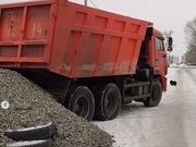 Жителям подтопленных домов на Втором Павлодаре привезли еще партию щебня и песка