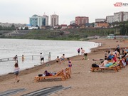 Тонущего ребенка спас волонтер на центральном пляже Павлодара