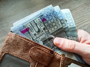В Казахстане поднимут минимальную заработную плату