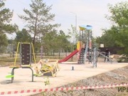 В Павлодаре жители многоэтажки жалуются на качество новой детской площадки