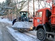Свыше 100 единиц техники вышло на дневную уборку снега в Павлодаре