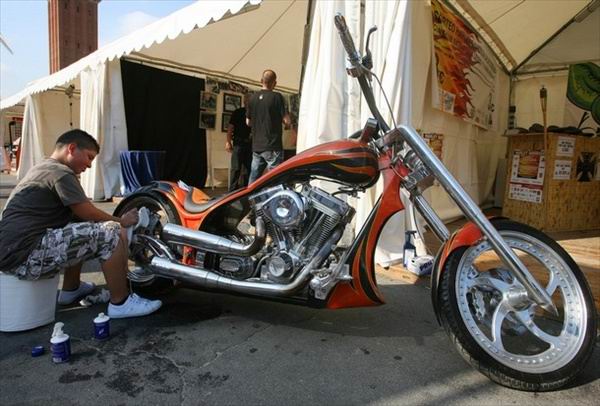  Harley-Davidson  